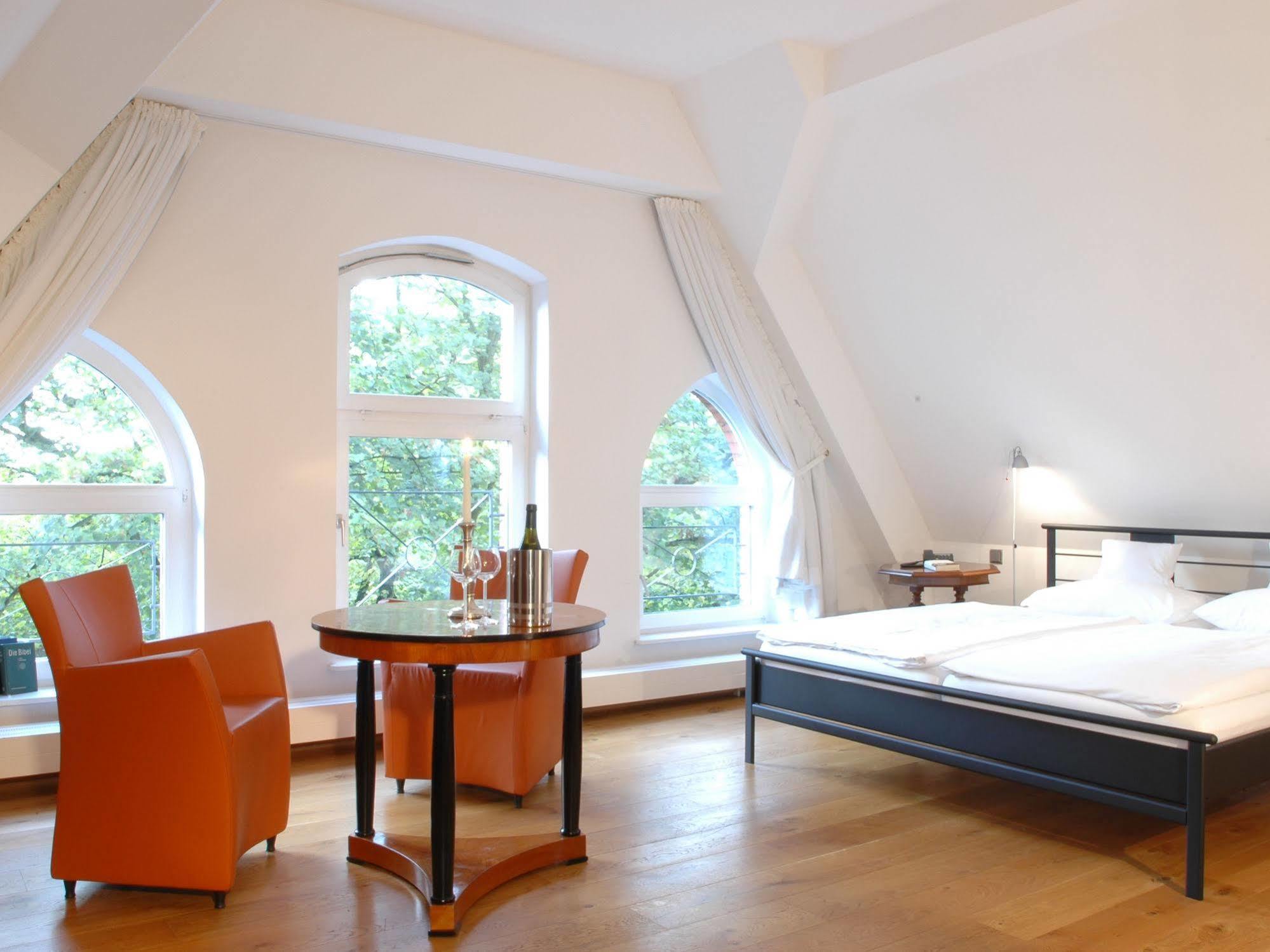 Hotel Mutterhaus Duesseldorf Zewnętrze zdjęcie